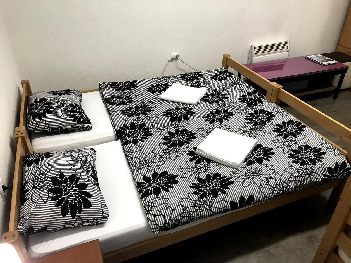 Kingdom Rooms Visoko Buitenkant foto