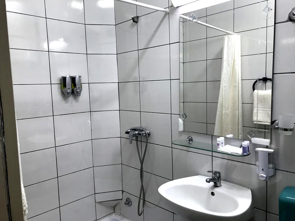 Kingdom Rooms Visoko Buitenkant foto